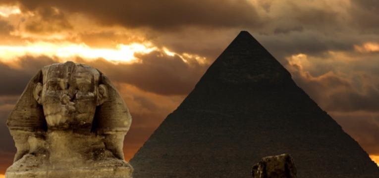 Hathor: una Diosa casi perfecta Hathor: una Diosa casi perfecta